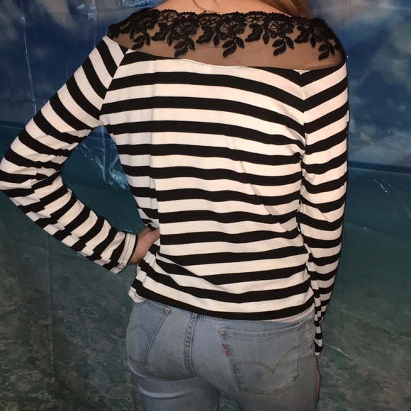 Sexy Half Shoulder Blouse - Picture 4 of 4